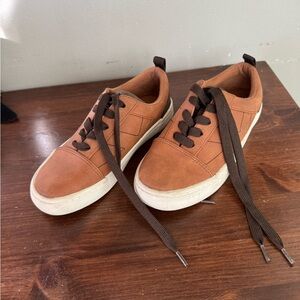 Target Boys Sneakers, Art Class size 1